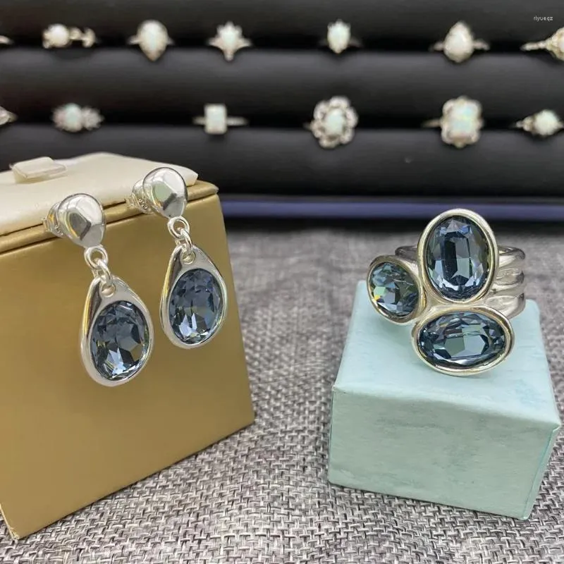 Anéis de cluster Espumante Luz Azul Gem Charme Anel com Brincos 925 Banhado a Prata Nicho Jóias Presente Elegante Fit Top Marca