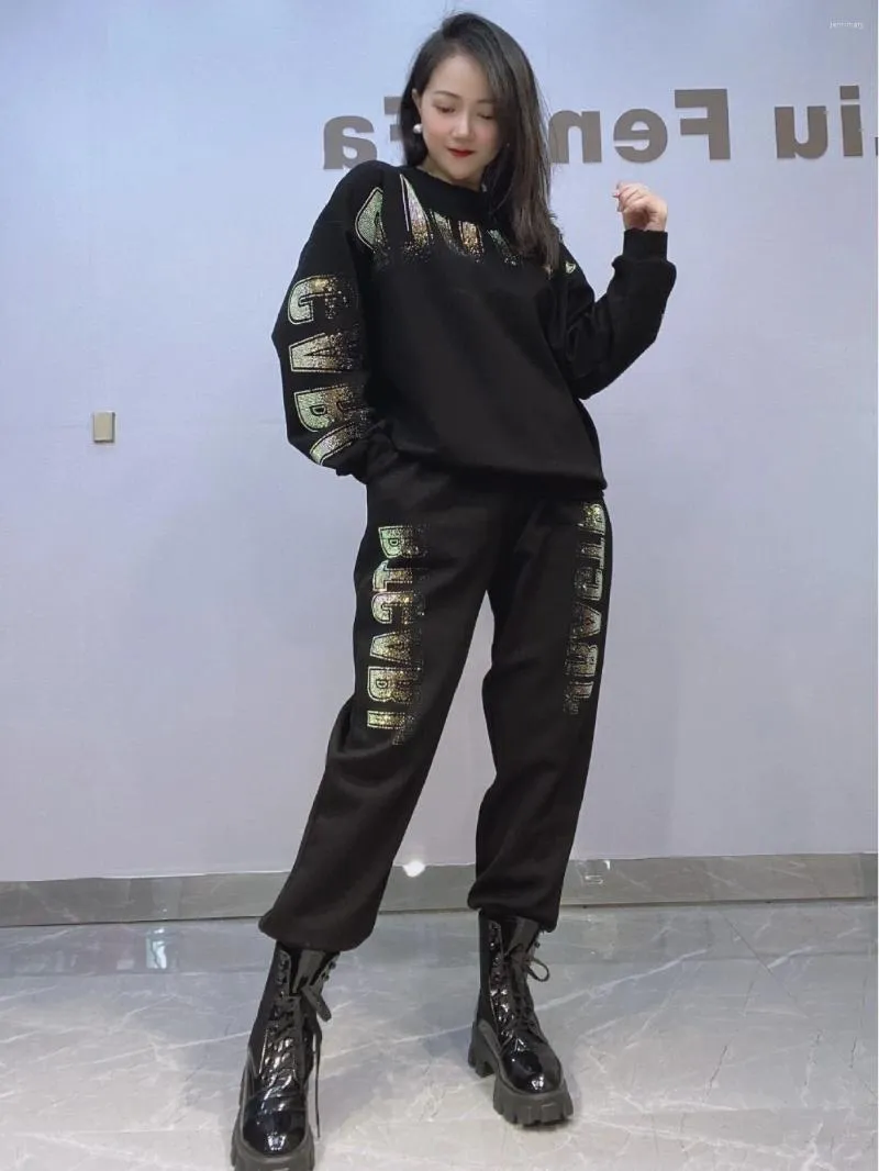 Pantalones de dos piezas para mujer Conjuntos de piezas de chándal negro Patrón de traje casual Conjunto largo Jersey de cuello redondo Manga de dos piezas