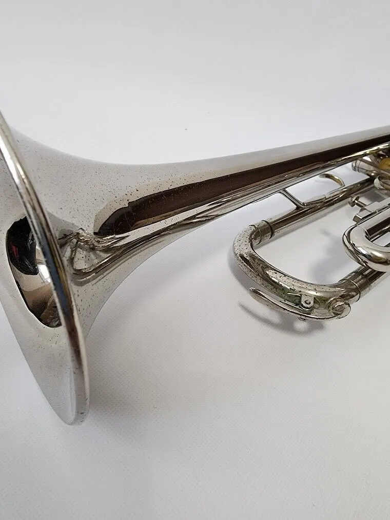 YTR 1310 trumpet med hårt fodral Silver Musical