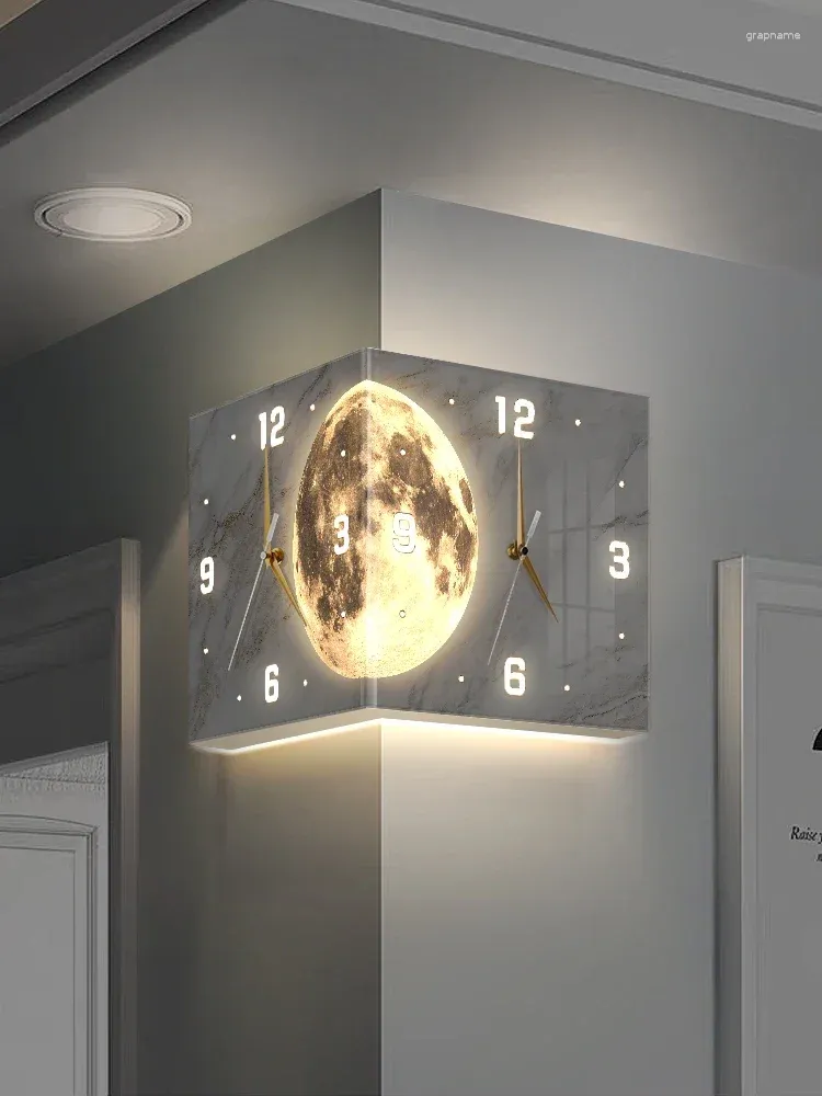 Orologi da parete 2024 Soggiorno ad angolo bifacciale luminoso orologio creativo lampada luna senza fori