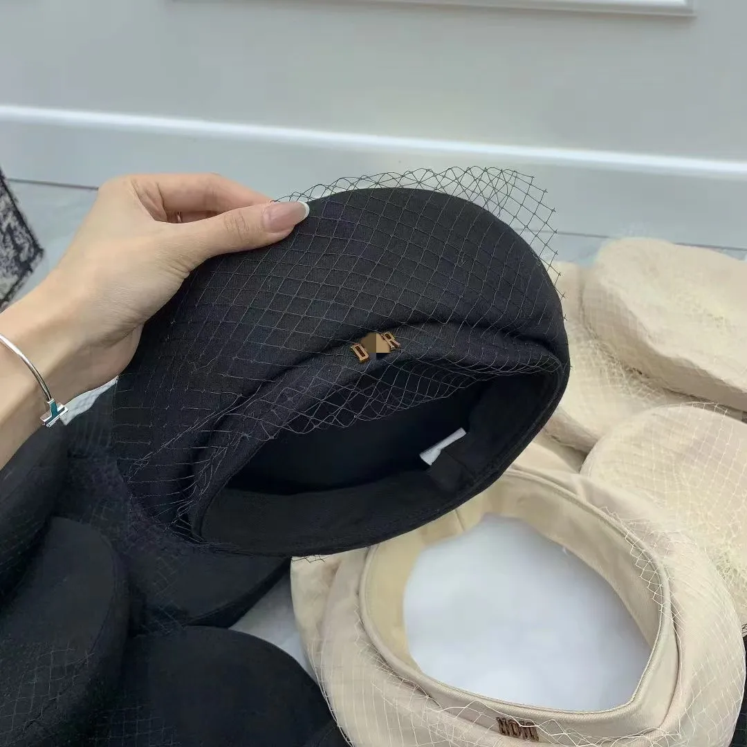 İlkbahar ve Sonbahar Yeni Mesh Beret Kadınlar Logosu Lüks Moda Tasarımcısı Bere Ressam Şapkası Kadın Tasarımcı Şapkaları