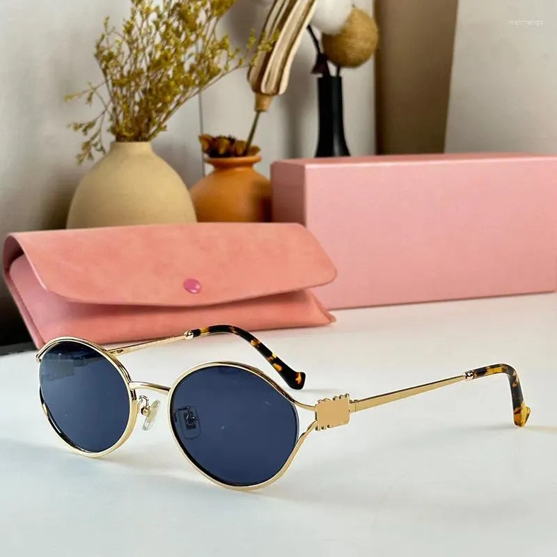 Sunglasses Ladies Designers Womens Creative Metal Frame Mirror Legs 54-21-145 Brand Glasses