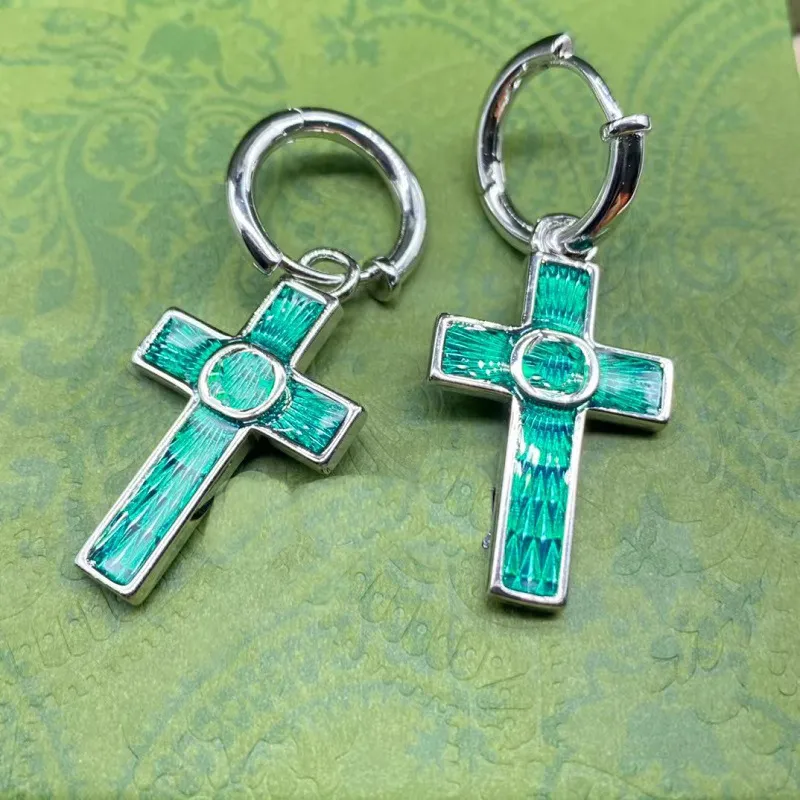Örhängen designer för kvinnor 925 Sterling Silver Emerald Cross Jesus Vintage Letter Earring Stud med presentförpackning för gåva smyckesfest