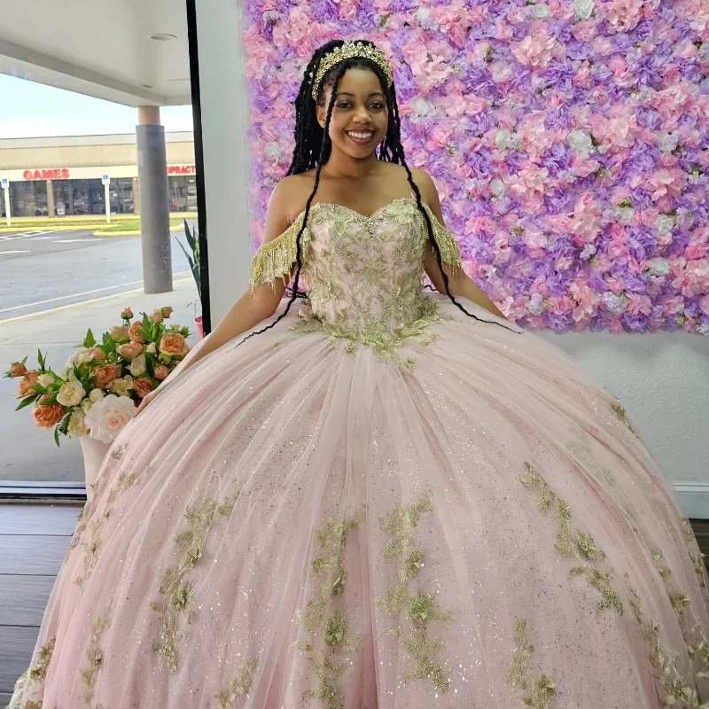 Roze Gillter Quinceanera Jurken Uit de schouder Gouden Strik Kralen Tule Lace Up Applicaties Baljurk Verjaardagsfeestje Jurk Vestidos De 15 Anos