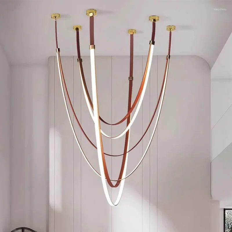 Hängslampor italienska minimalistiska bälteskronkronor utställningshall högt hängande duplex villa trappa modellrum ledande levande