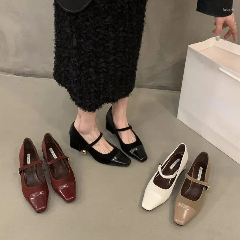 Chaussures habillées pour femmes luxe talons hauts rétro Mary Jane chaussure français rouge cuir printemps 2024 minimaliste simple