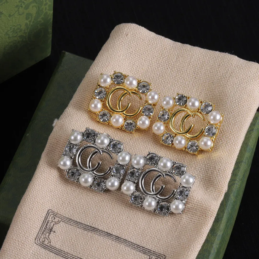 Luxury Letter Pearl Earrings Designer för kvinnor Eleganta designers Jewlery G Studörhänge varumärke Diamondörhängen Guldknappar Silverörhängen Earring med låda