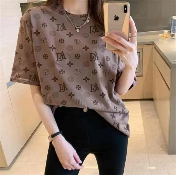 26 arten Oversize Marke Berühmte Grafiken T Shirt Frauen Baumwolle Sommer Gute Elastische Streetwear Casual T-shirt Mode Weibliche Tops 2104659450