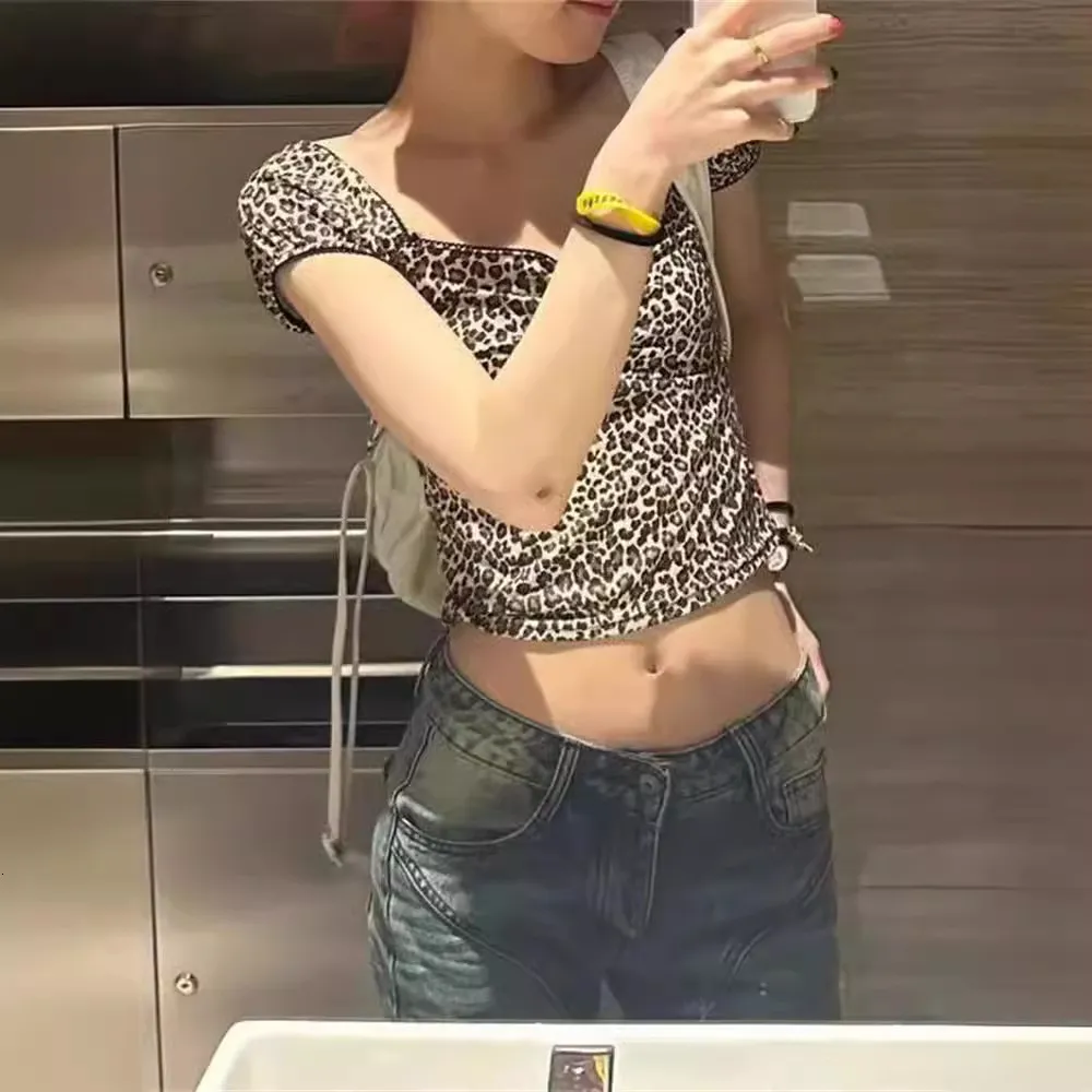 DHgate.com:Y2K Leopard Print Low-Cut Tight Top: Sexy Exposed DHgate.com:Y2K Leopard Print Low-Cut Tight Top: Sexy Exposed