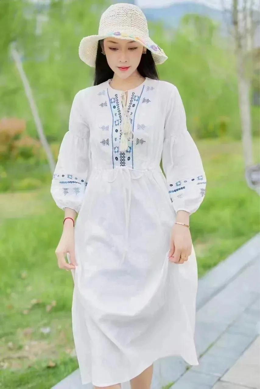 white long sleeve embroidered dress Floral Embroidered Plunging Long Sleeve Tulle Trumpet Dress main image 1