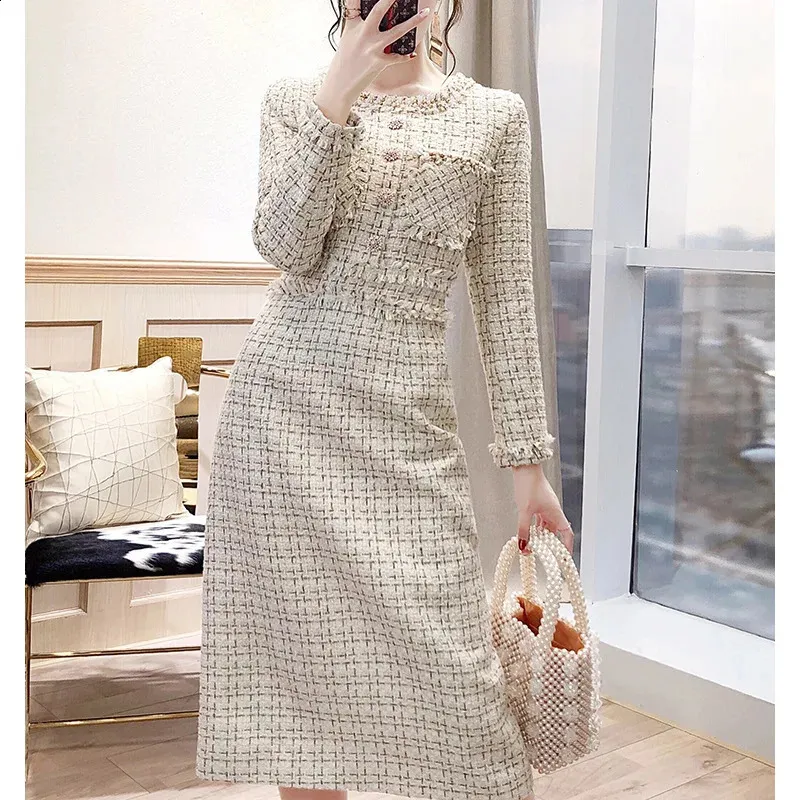 【AMOMENTO】24fw WOOL TWEED DRESS DHgate.com:Elegant Tweed Dress: Graceful Long-Sleeved Wool