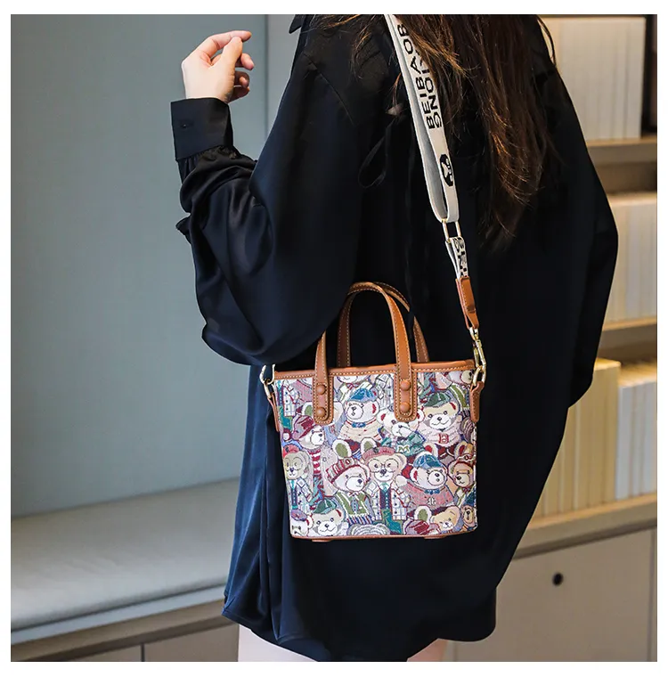 2023 Trendy Bear Print Designer women's designer