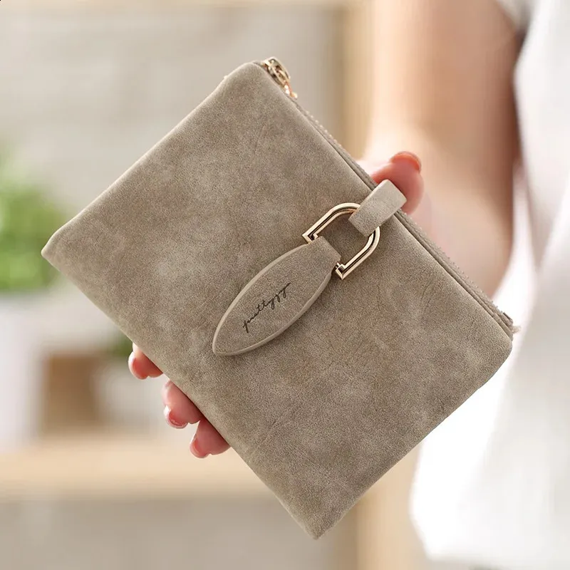 Vintage Style Short Leather Wallet Ladies Clutch Bag with Snap