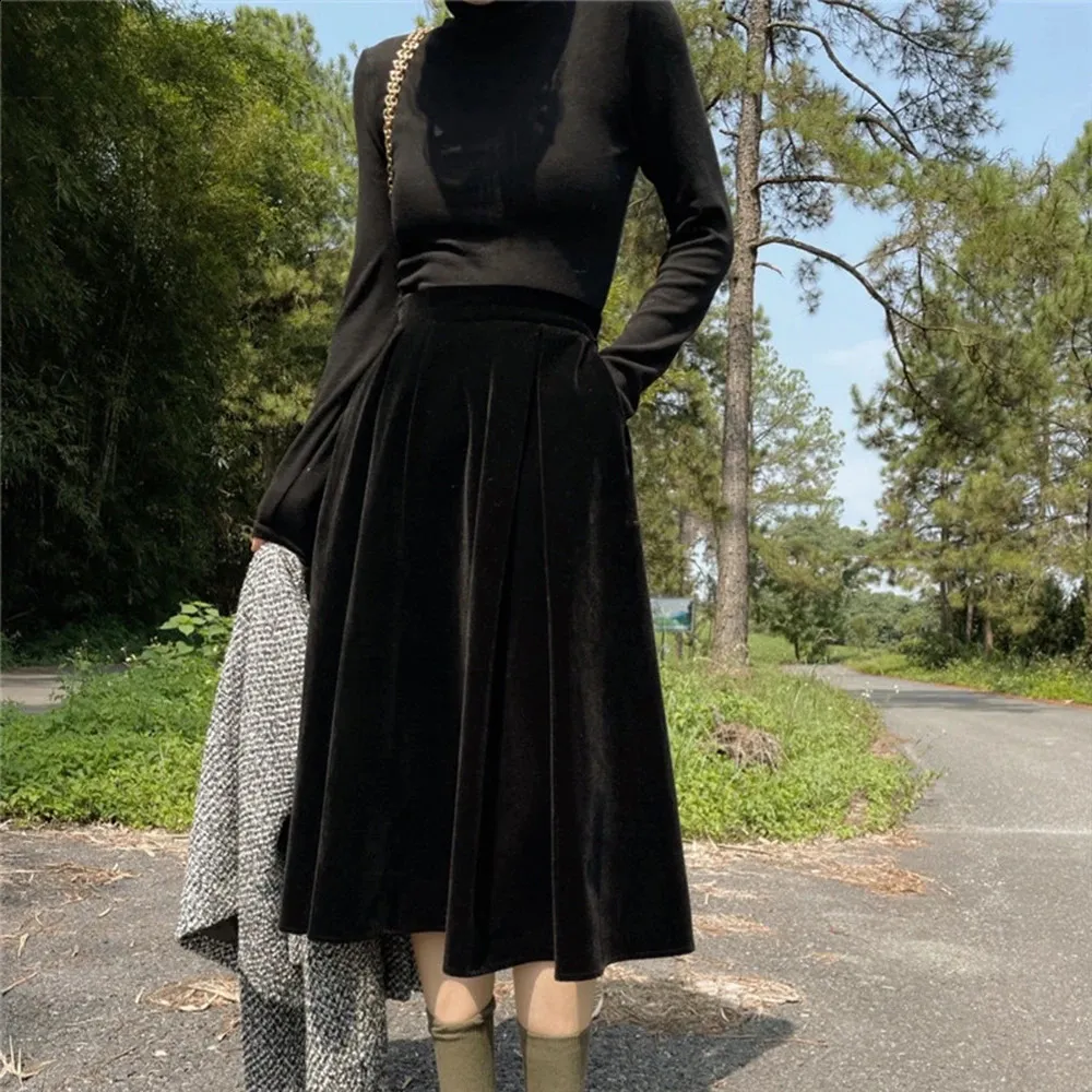 スカート vintage Black velvet flared long skirt vintage Black velvet flared long skirt スカート