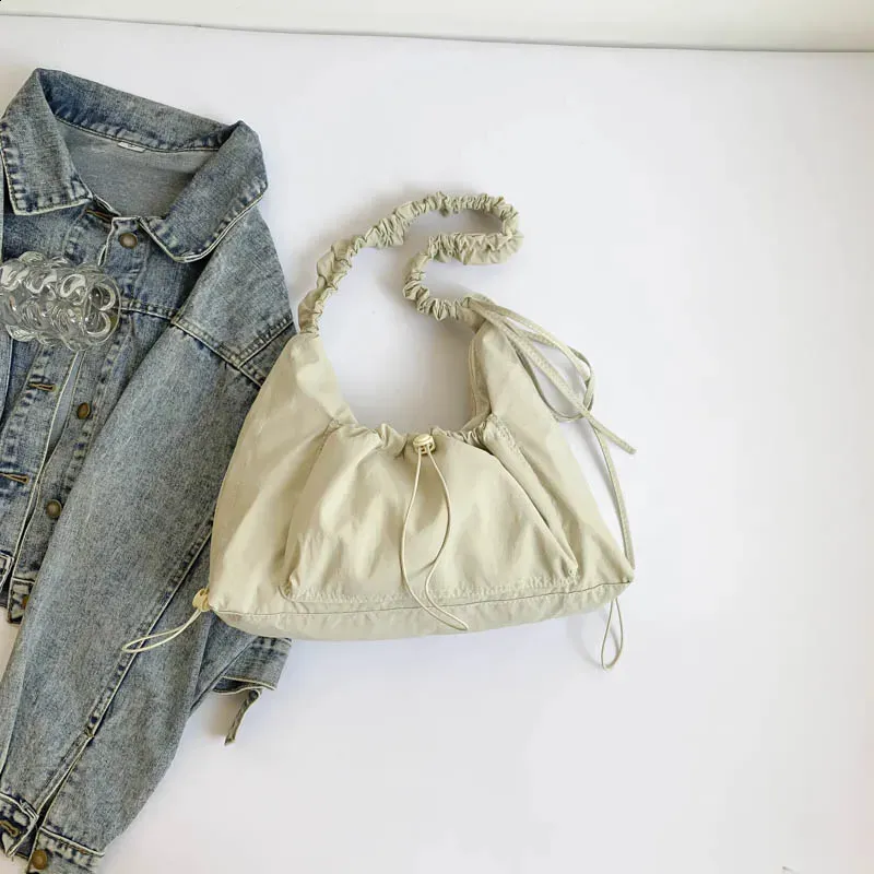 [25SS☆韓国人気]★SATUR★Scrunchie Small Denim Shoulder Bag MUSINSA | SATUR Scrunchie Small Denim Shoulder Bag Indigo