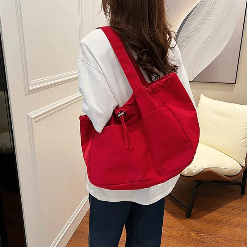 【Gentlewoman】Brightlight Double Strap トートバッグ レッド DHgate.com:2024Korean Style Nylon Shoulder Bag for Women