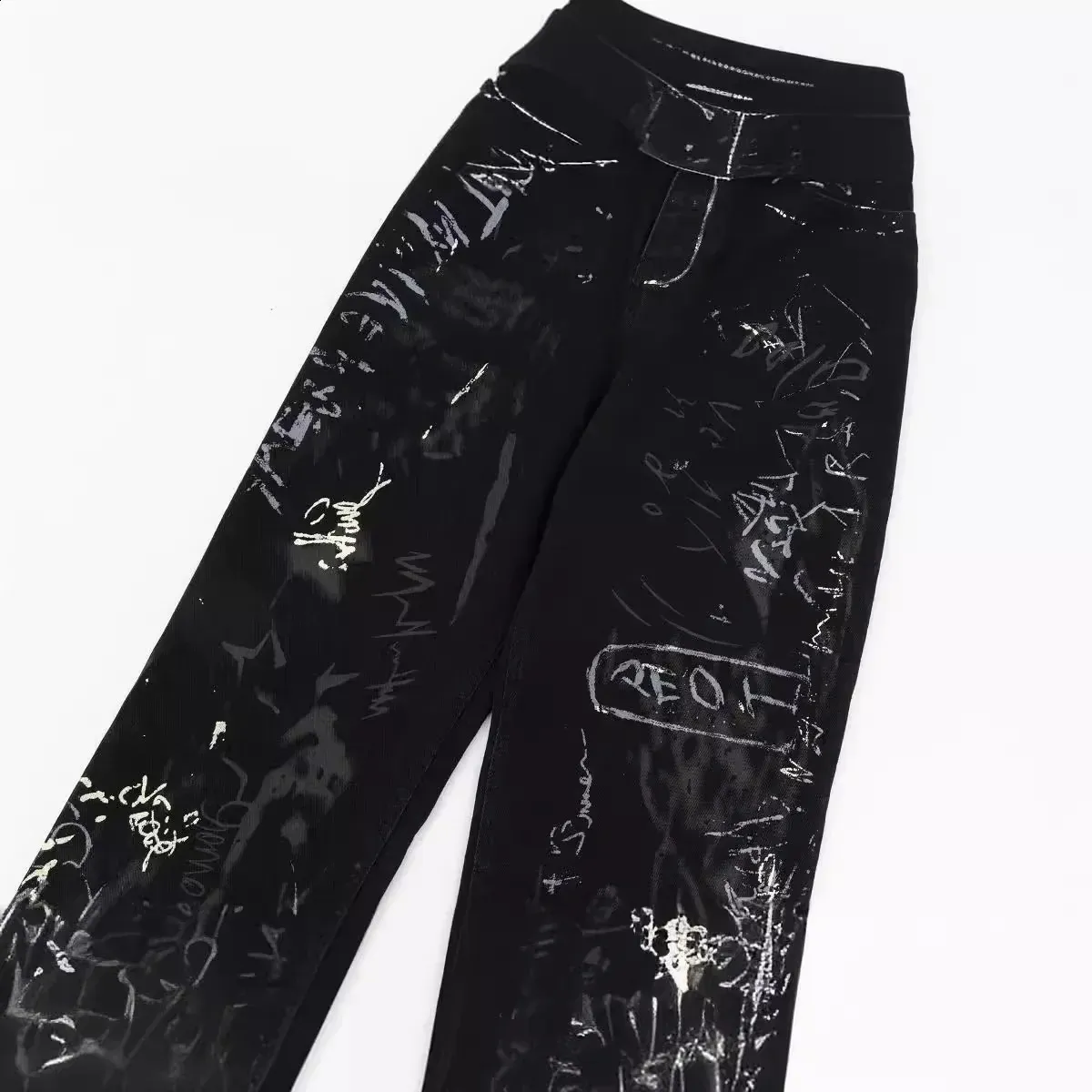 American Style Graffiti Jeans: Loose Fit, Wide Leg - Shop