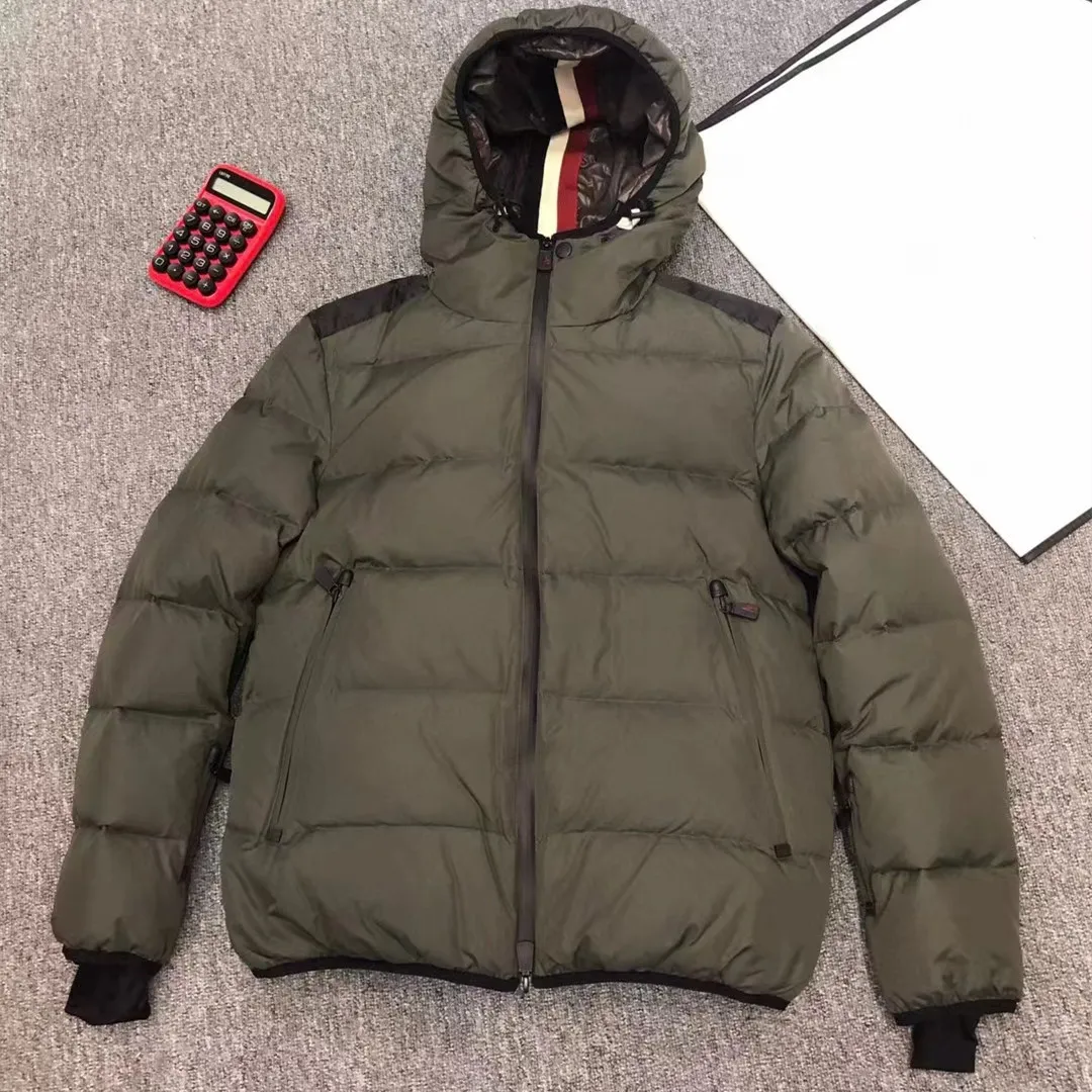 Designer Men s Winter Ski Down down puffer jacket Short Hooded Puffer Coat with Zipper Available in Sizes S XXL