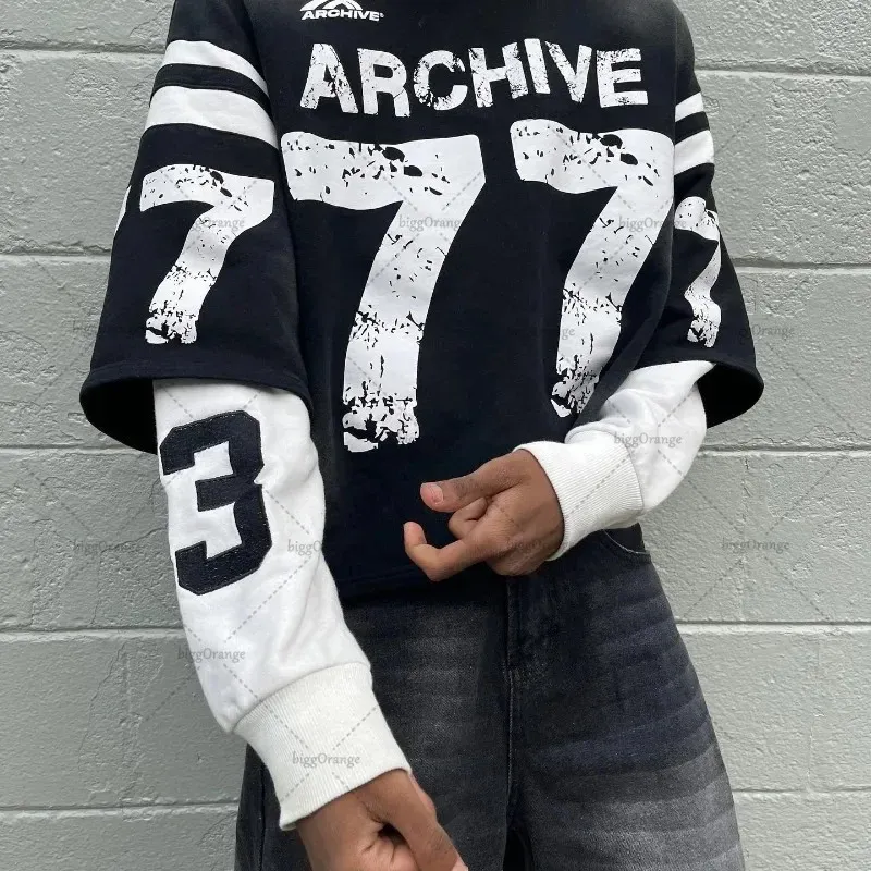 Contrasting Print Long Sleeve T-Shirt - American Street
