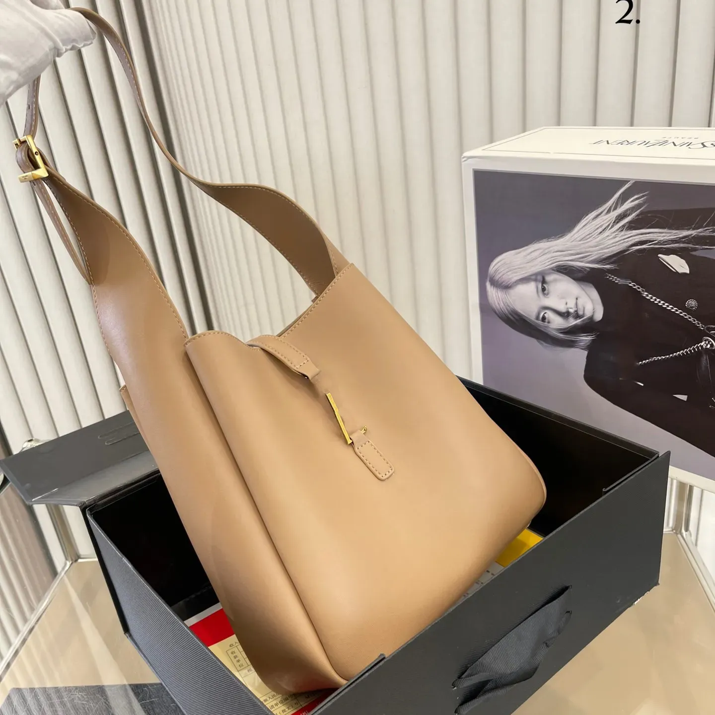 DHgate.com:10A Women Rose Hobo Totes Designer Tote bag Soft