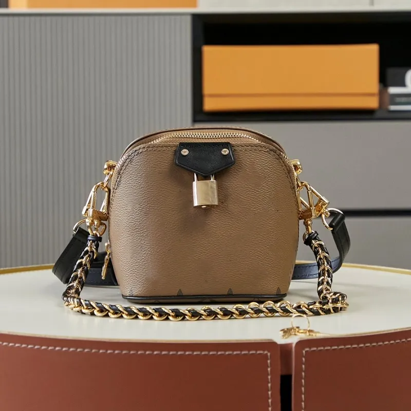 Designer Square Box Gold Chain Shoulder Bag With Zipper Designer Square Box Gold Chain Shoulder Bag With Zipper