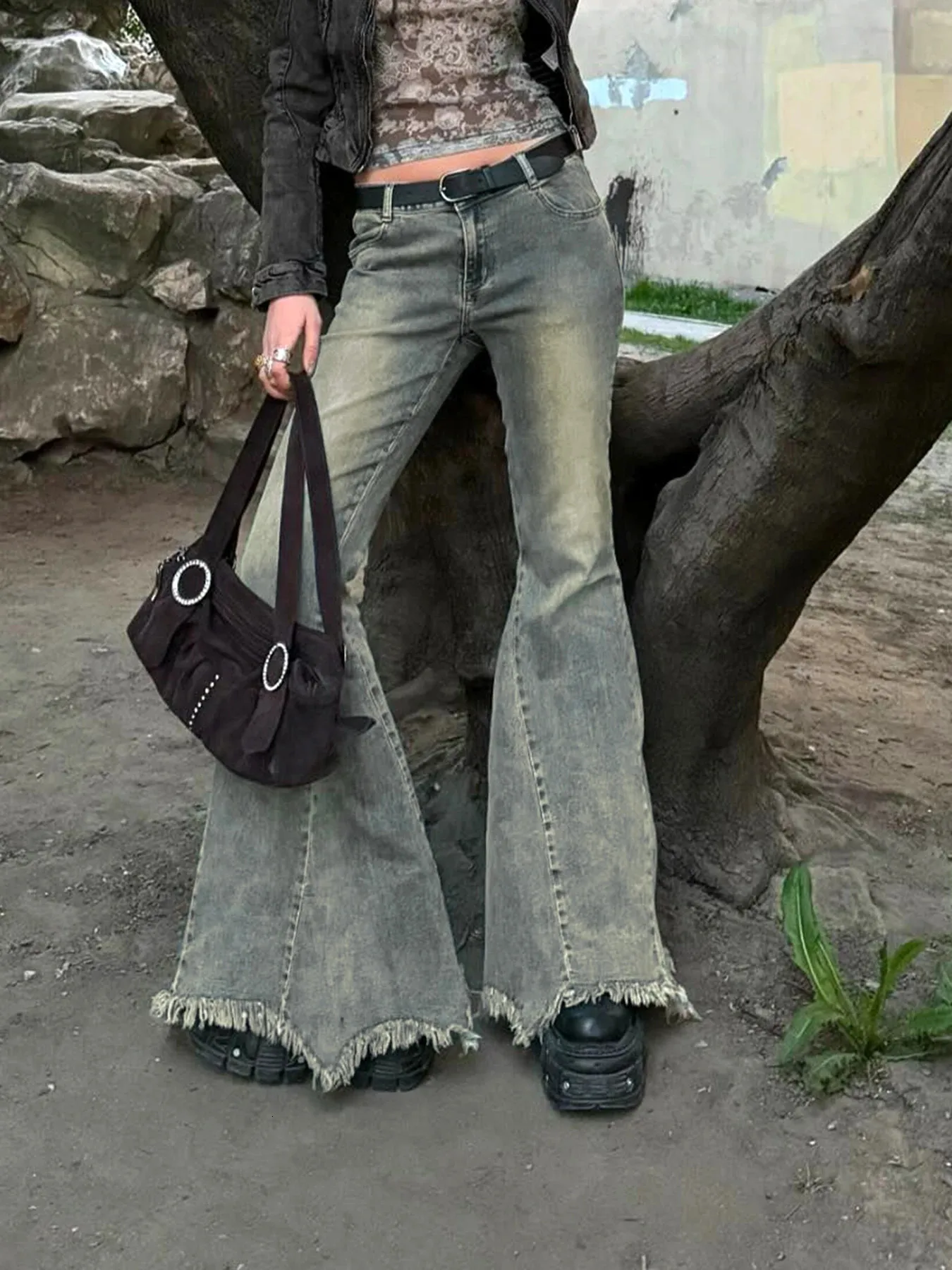 Y2K Low Rise Bootcut Jeans: 2000s Style Guide