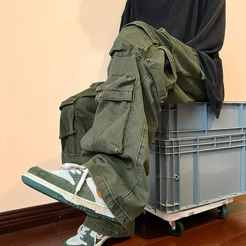 Multi-Pocket Cargo Pants: High Street Style, Summer