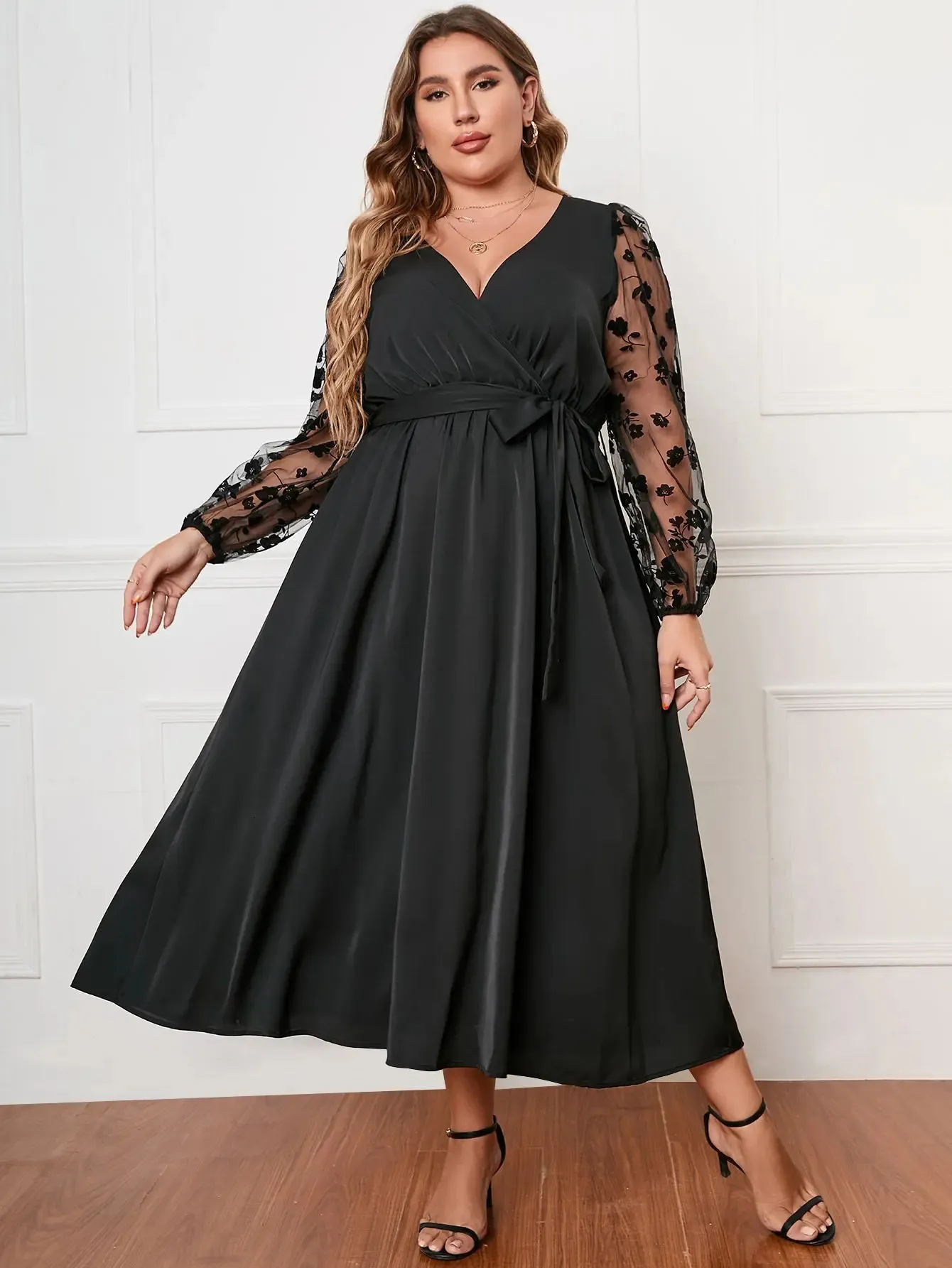 Oversized Black Lace Sleeve Dress for Plus Size Women - Loose Fit, Long Sleeves, Mid-Calf, V-Neck (240808)
