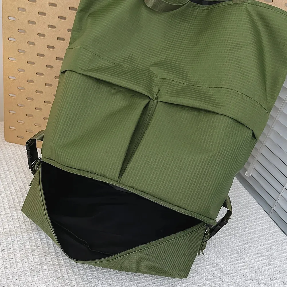 Unisex Trekking Backpack Large Capacity Travel Daypack For College_voghion.com