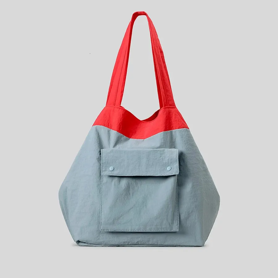 Hidesign | @meghnabose17 in our absolute favourite, Lowell 02. Handcrafted in rich Americano Leather, this is the perfect tote for work, travel and