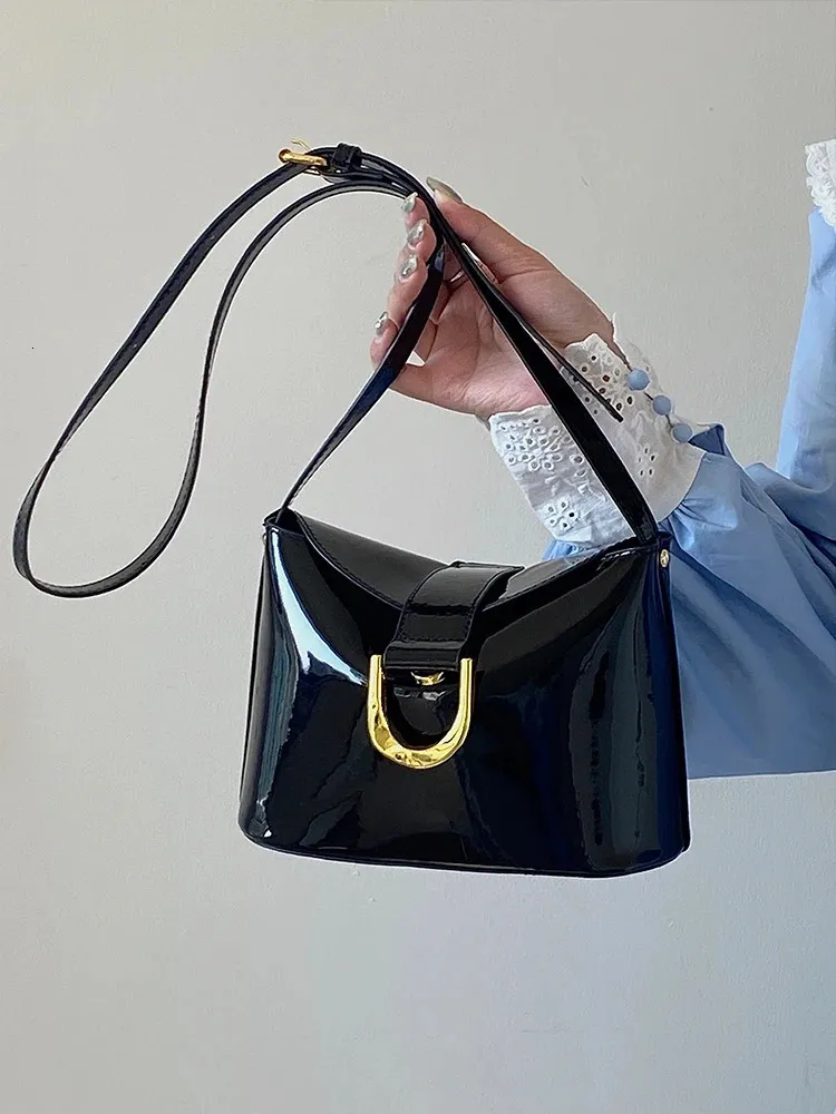 バッグ vintage leather hand bag Amazon.com: IVTG Genuine Leather Satchel Bag for Women