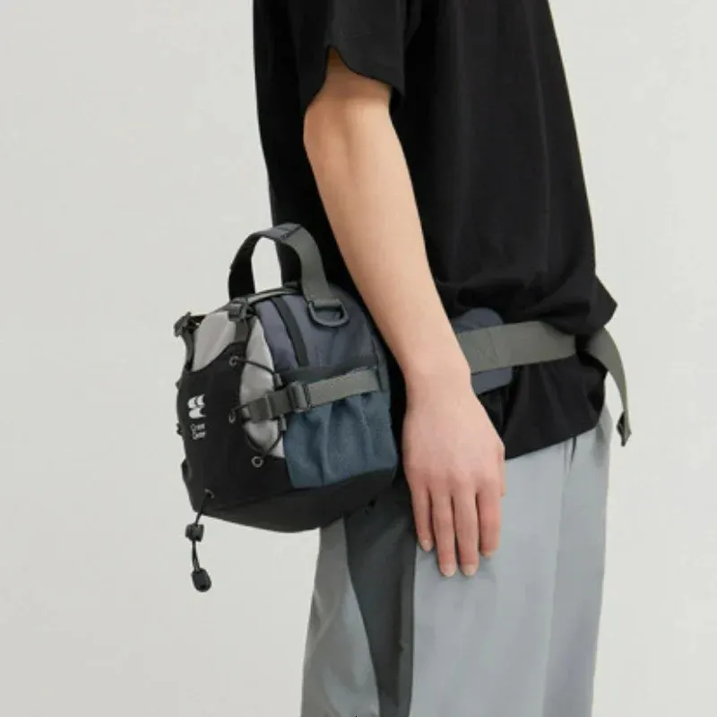 バッグ y2k archive grunge boston bag Vintage Y2k Crossbody Bag: Punk Grunge Style - Outdoor Fanny