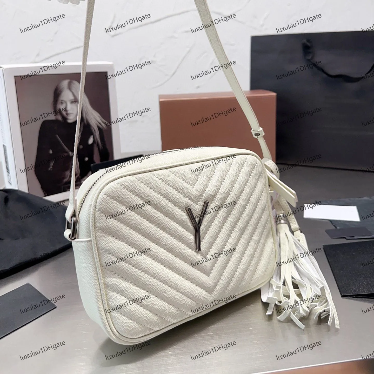 High quality handbags wholesale hotsell