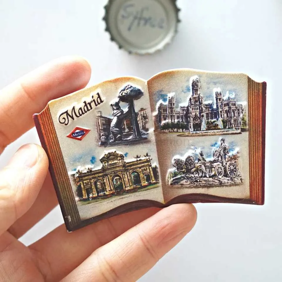 Magnete Frigorifero 3D Madrid – Piazza Cibeles, Souvenir In Resina Fatto A Mano, Dimensioni 5x8 Cm, Regalo Di Viaggio Spagna
