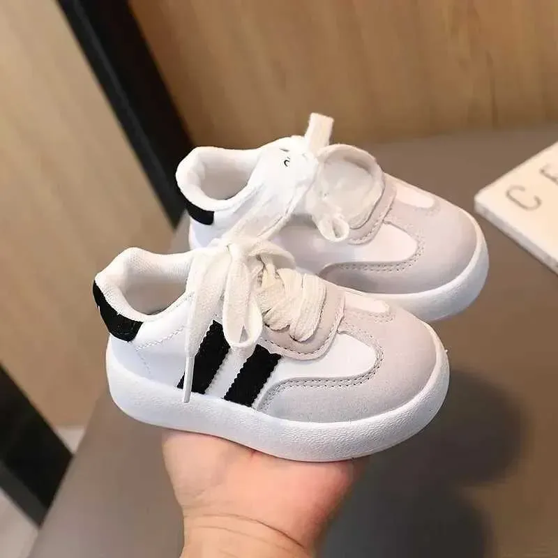 2024 Athletic Outdoor Childrens Sportschoenen Herfst Casual Schoenen Meisjes En Jongens Mode Sportschoenen Zachte Zool Modebord Lage Schoenen Maat 21 30 Van 10 12 DHgate