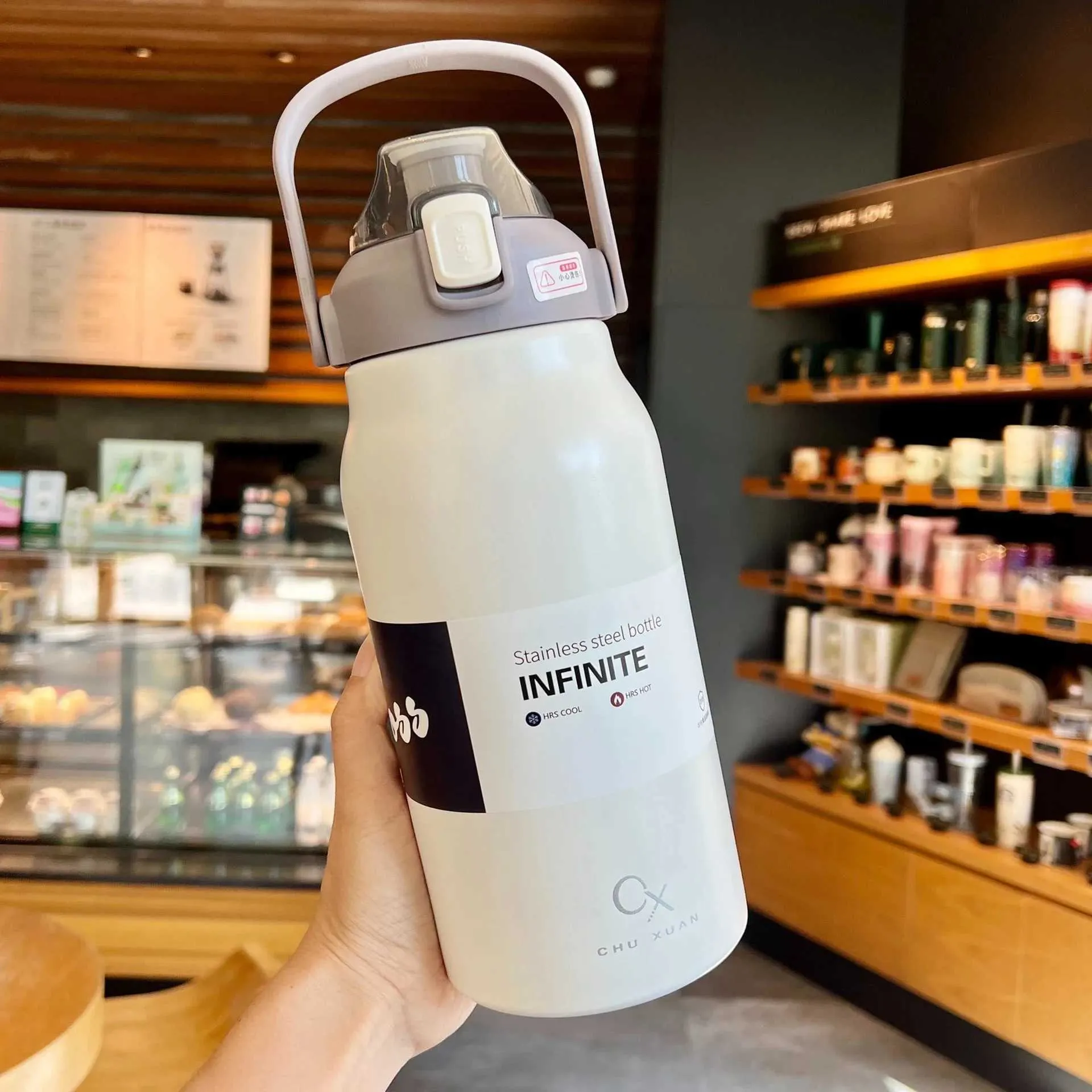 Large Capacity Stainless Steel Thermal Water Bottle with Straw