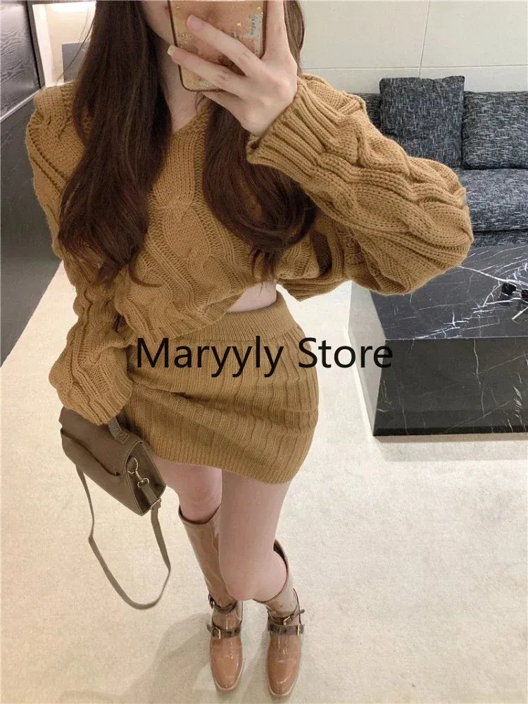 試着のみタグ付き　TEA & CAKE jumper skirt　ベージュ Elegant Knit Sweater and Skirt Set - Autumn Two Piece