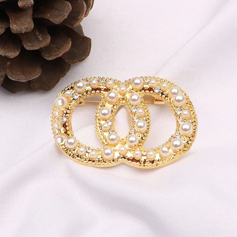 Brooch Crystal Designer Brooches Pin Geometric Fashion Women Charm Rhinestone Pearl Letter Pins For Famous Wedding Party Jewelry Accessories From 2 93 DHgate