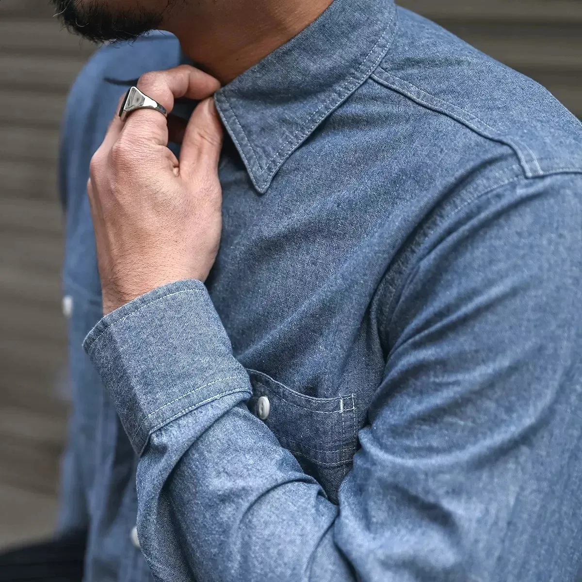 Camisa De Trabajo De Chambray Para Hombres: Manga Larga, Bolsillo Azul De  Botón, Ajuste Casual De 41,46 € | DHgate, image size:1200x1200