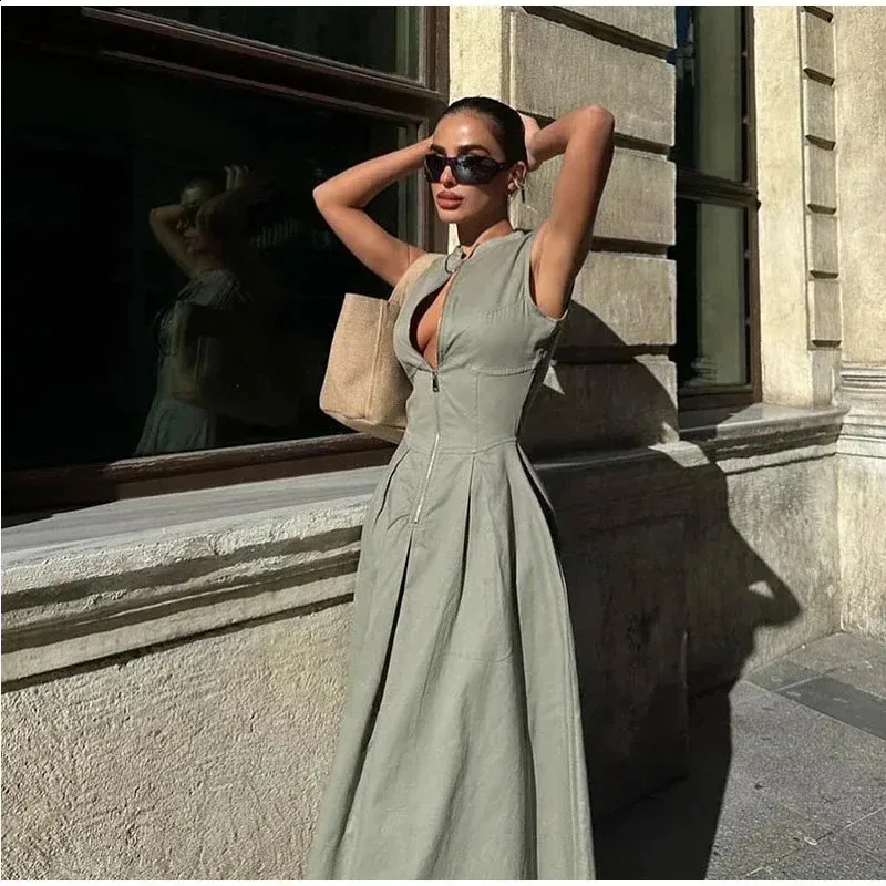 Women's Chiffon Floor-Length Dress: A Buying Guide