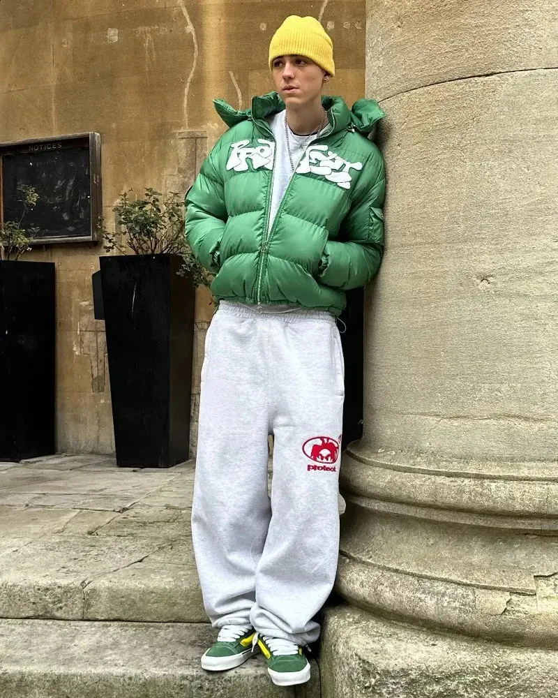 新品未使用 EMBROIDERY TAGGING LOOSE FIT SWEAT Retro Embroidered Sweatpants: High Waist, Loose Fit Joggers