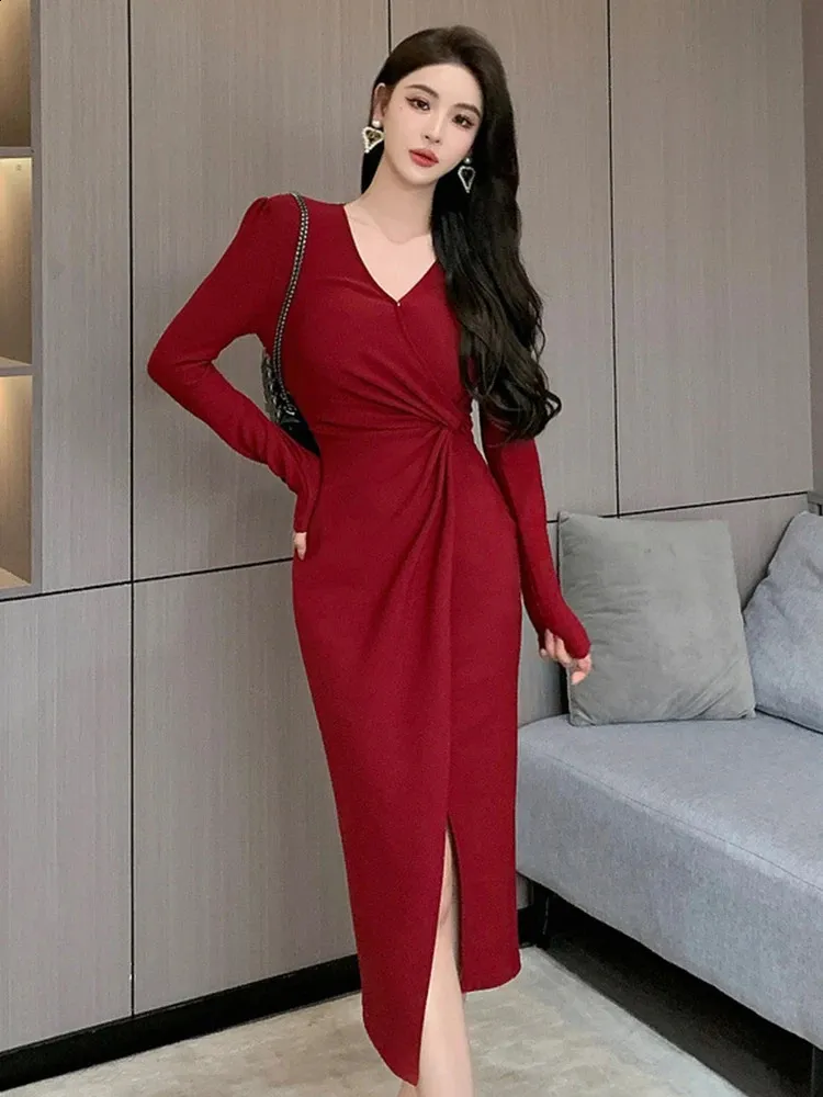 Floor-Length Red Chiffon Dress for Women with Short Sleeves and Pullover Closure, Business Formal Style from Dhgate Work Dresses - price 78.42 Floor-Length Red Chiffon Dress for Women with Short Sleeves and Pullover Closure, Business Formal Style from Dhgate Work Dresses - price 78.42