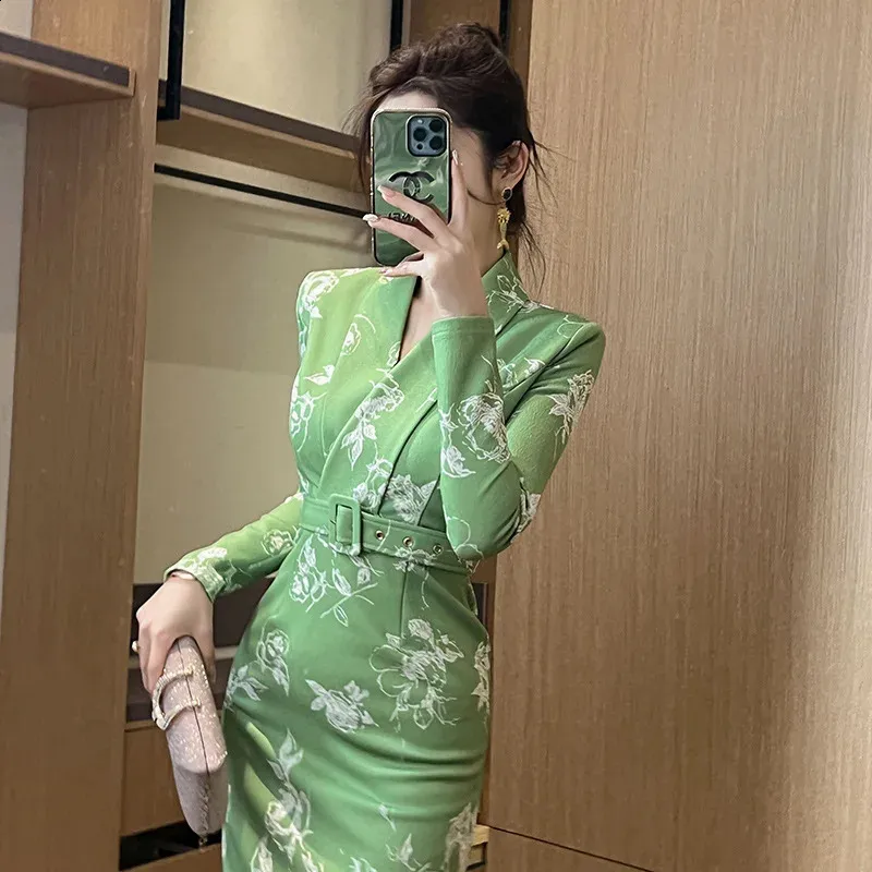 【関税&送料込】ISPIRED BY AKEP Dresses Green Elegant Green Sheath Dress: Professional Style High Waist