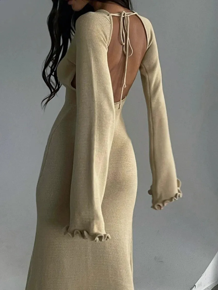 Long-sved beige ss with re details