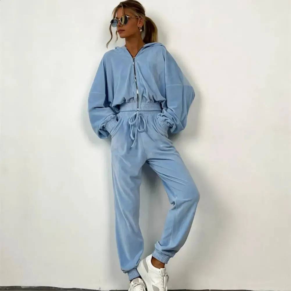 Womens Tracksuit Set: Long Sleeved Hooded Coat And Ankle Banded