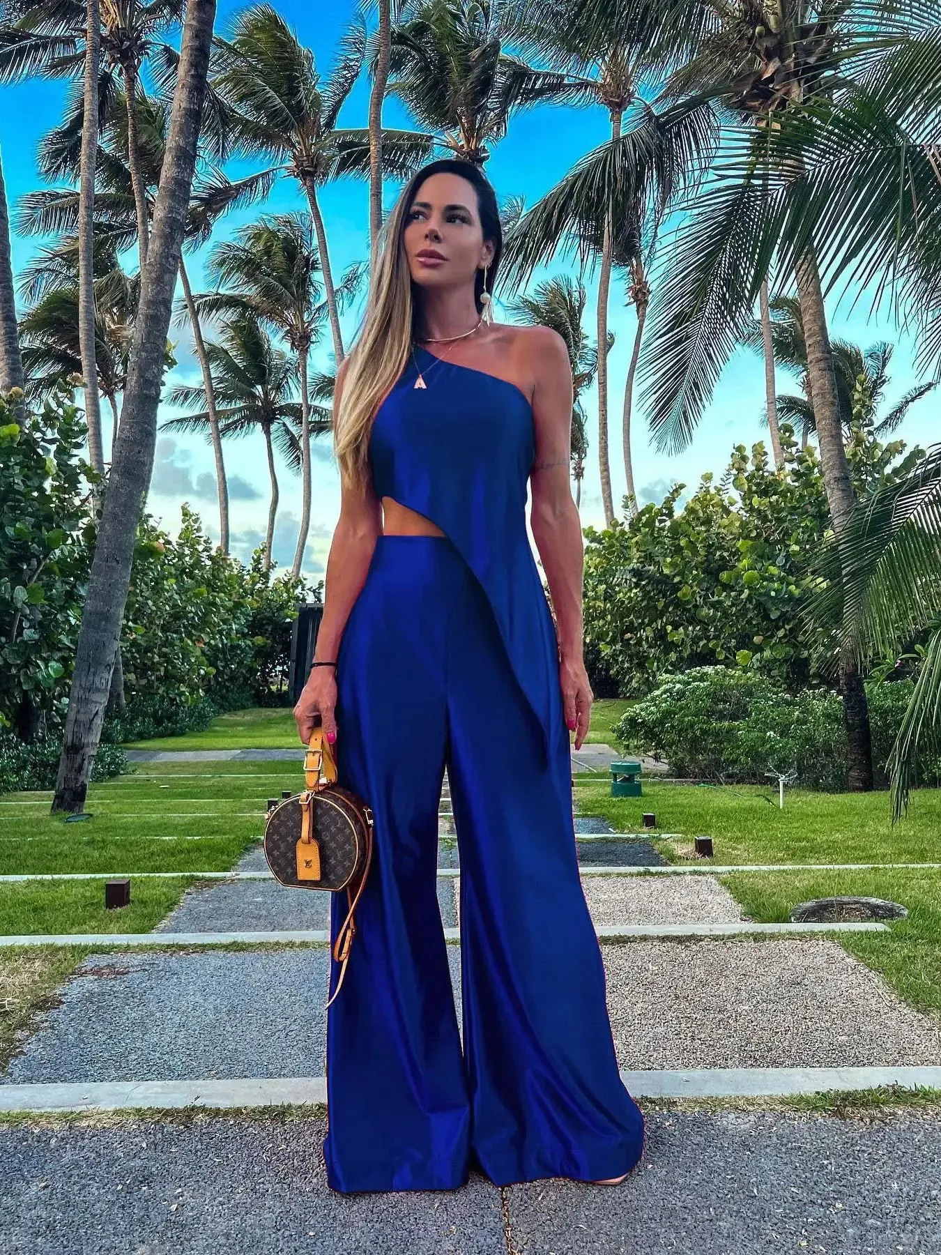 Summer Pant Suits Ladies, Solid Sleeveless Skew Collar Top