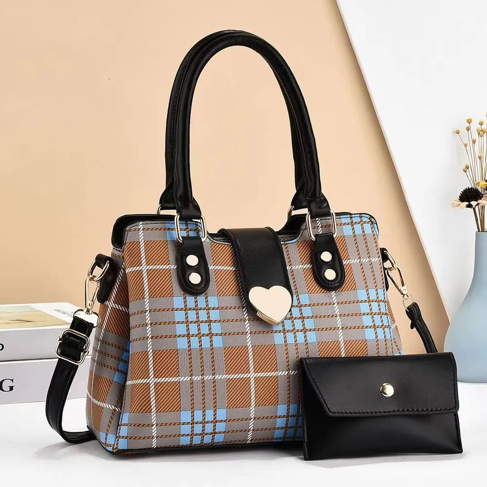 Large Capacity Fashionable Tote Handbags For Women For Women Grand Mom Bags Simple Design Single Shoulder And Crossbody Straps From Asdfgh1 130.57 DHgate.Com