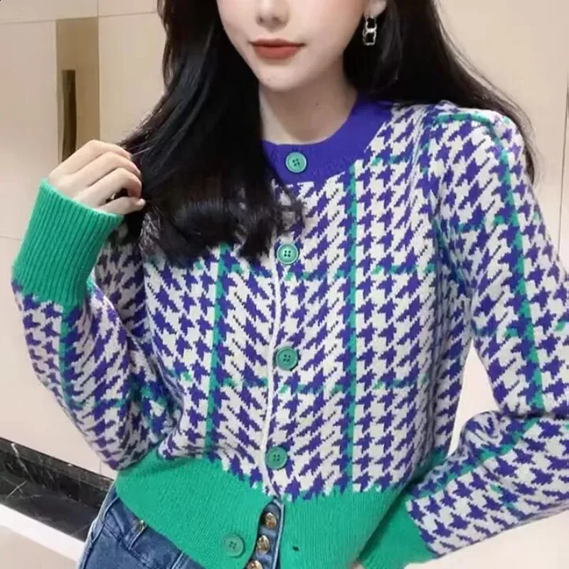 Save Big on Bulk Women's Cardigan Tops Fashion Cardigan Sweaters Women's  Knit Cardigan With Colorful Bird Design, Round Neck Retro Short Sweater For 