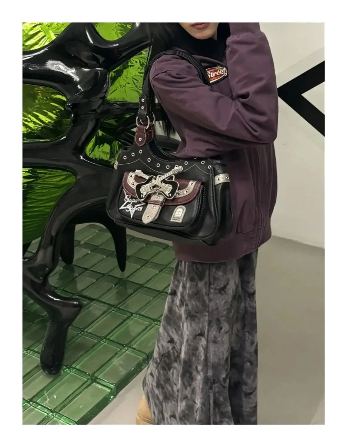 Y2K Black Shoulder Bag: Retail Buying Guide