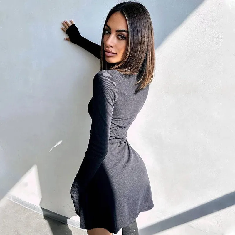 mini.black dress Long Sleeve Sweetheart Neckline Mini Dress in Black main image 0